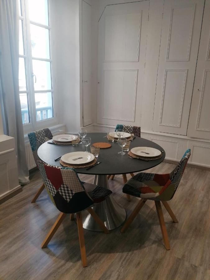 Appartement F2 Dans Le Centre Historique Le Puy-en-Velay Exterior photo
